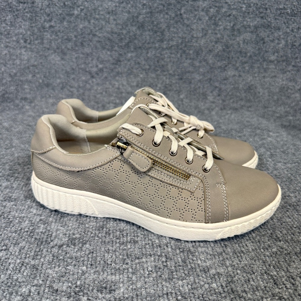 New Clarks Collection Size 8 Sneaker Caroline Ayla Pale Green Perforated Leather
